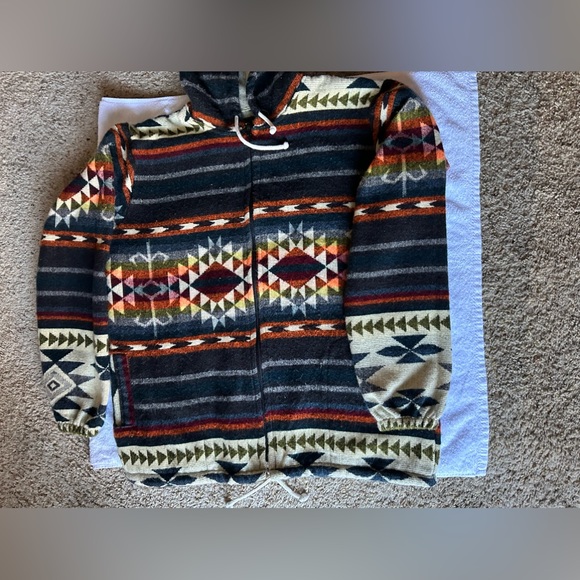 Native print zip up - Picture 2 of 11